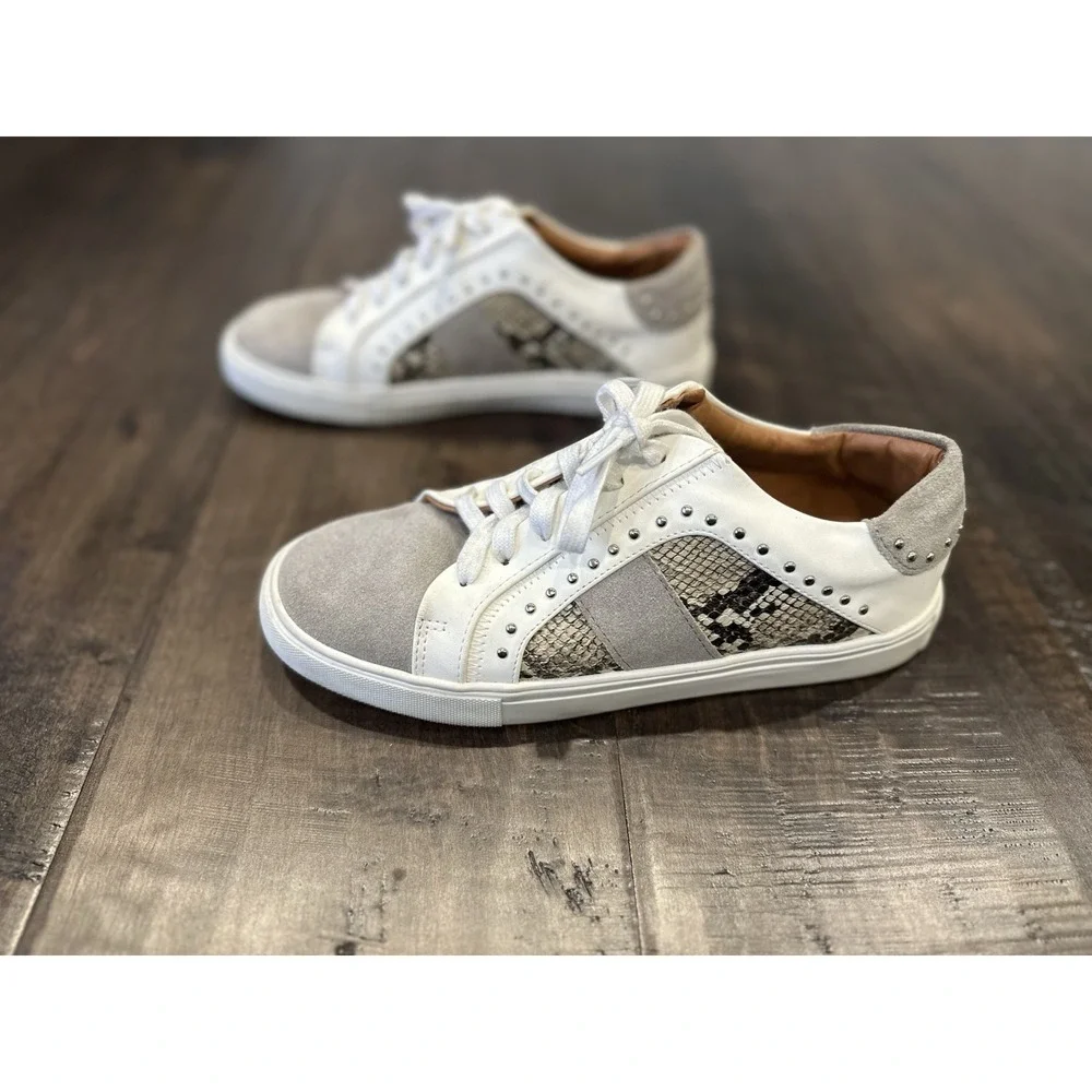 Steve Madden Annita Sneaker Leather‎ Reptile Snakeskin Studs 8 Tennis Shoe